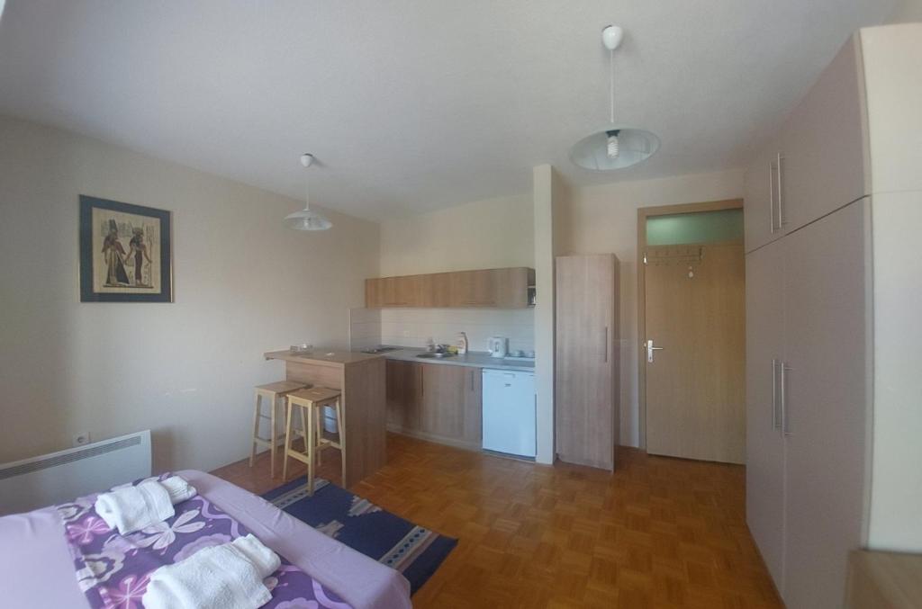 Studio Azalea, Ochrid