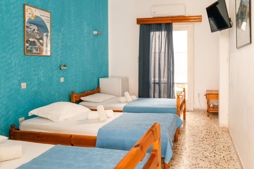 Dilino — Hotel rooms in Kamari, South Aegean