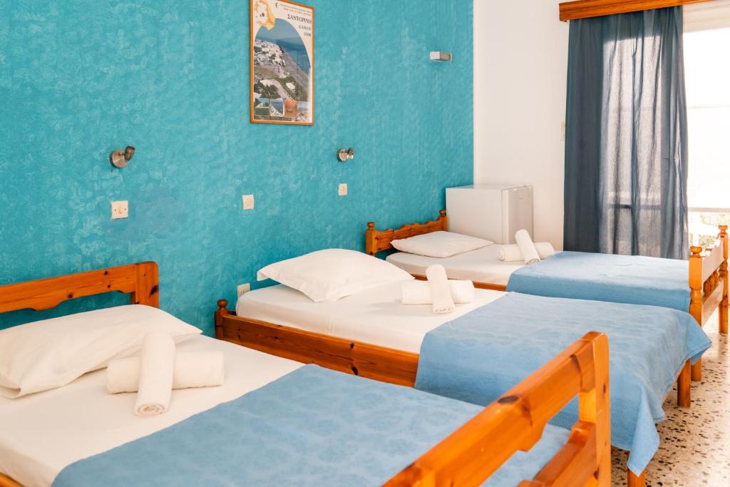 Dilino — Hotel rooms in Kamari, South Aegean