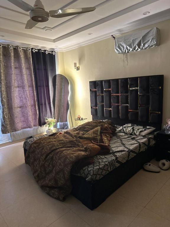 Studio Apartment, Lahore