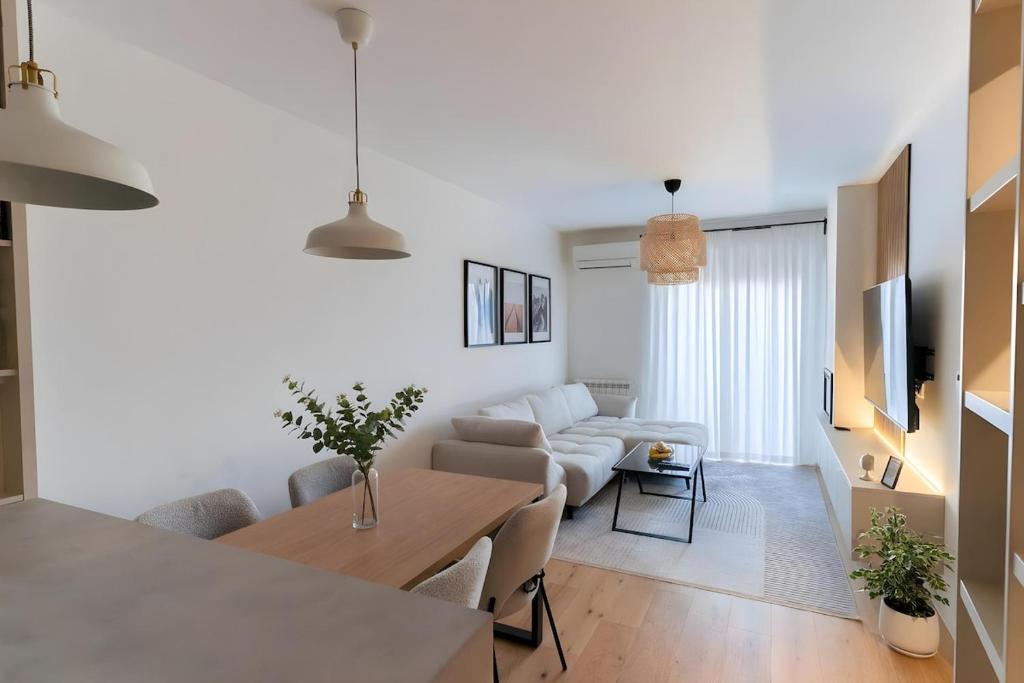Modern apartment with garage near Sarajevo Airport - free parking - 2