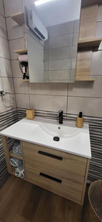 Appartement les hauts de balaruc L' escapade T2 rénové parking climatisation et piscine - 5