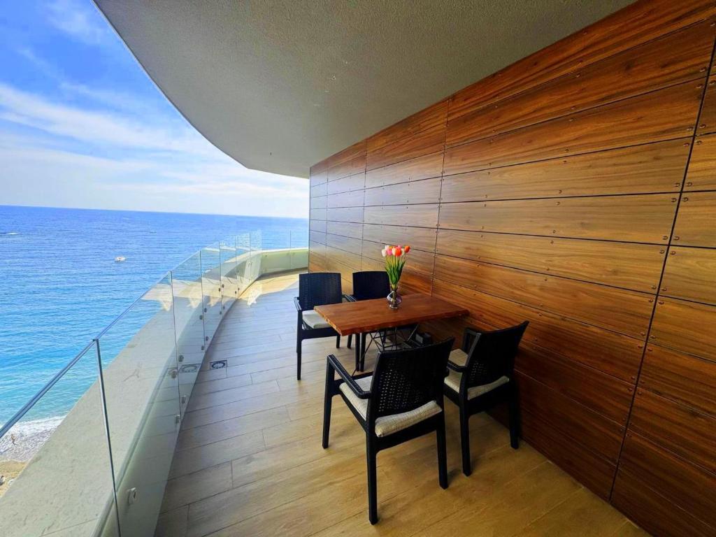 Azure Coast Deluxe Residence - Budva Seafront Living Suites - 2