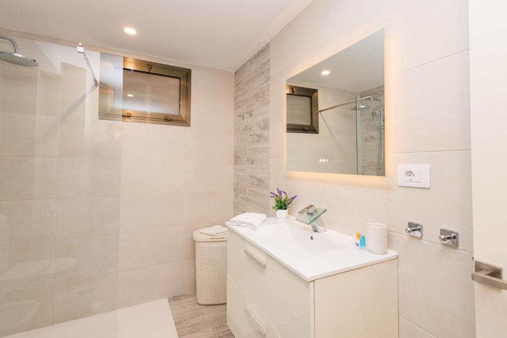 Los Cristianos Penthouse Alma Homes - 4