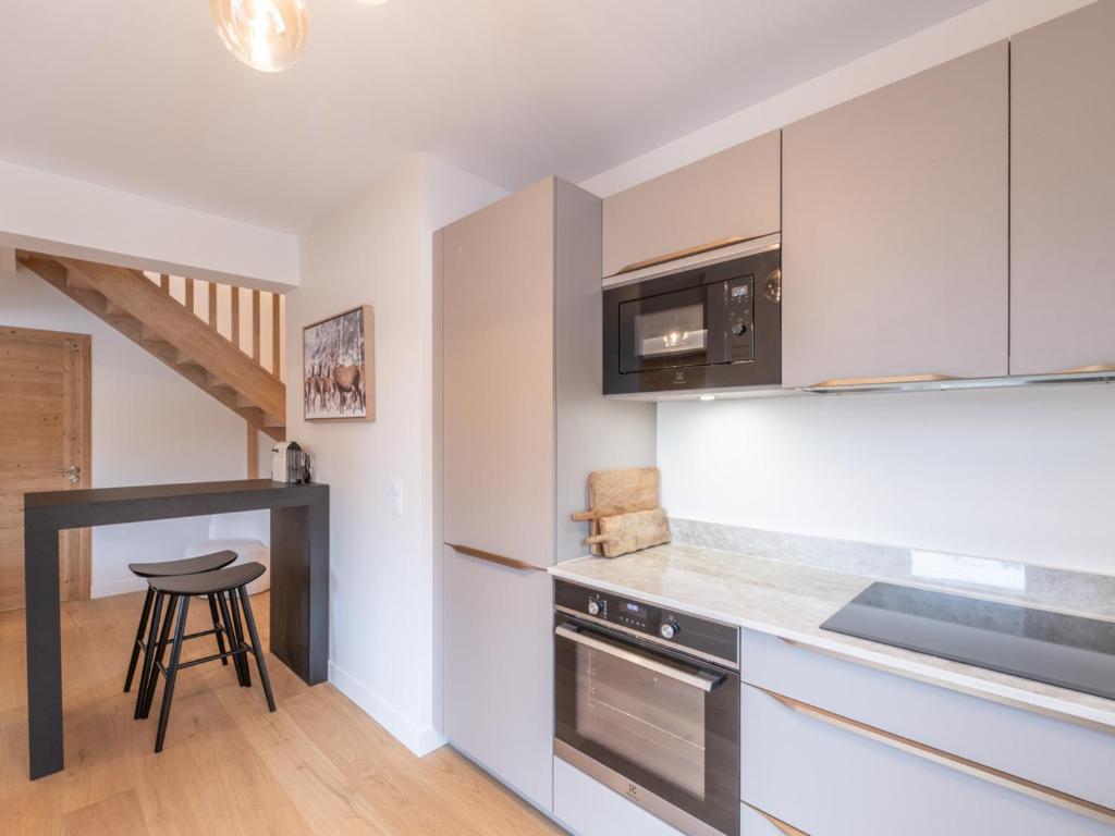 Appartement neuf skis aux pieds, 4 chambres, garage, Alpe d'Huez - FR-1-645-93 - 2