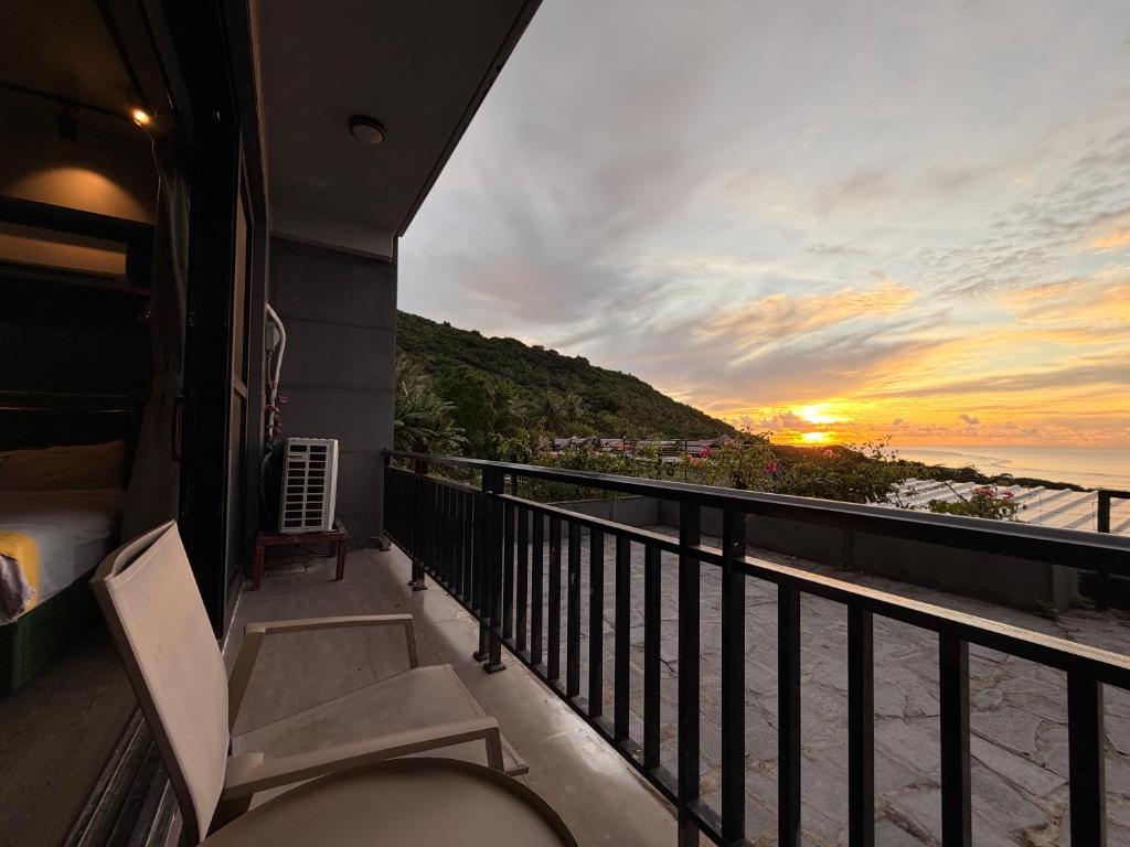 스카이라인 디자이너스 호텔 발코니에서 바라본 오션뷰 풍경