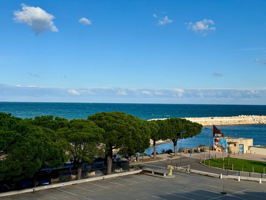 Cœur du port d'Argeles avec vue mer imprenable - 1