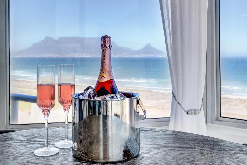 Mountain Tide, Cape Town