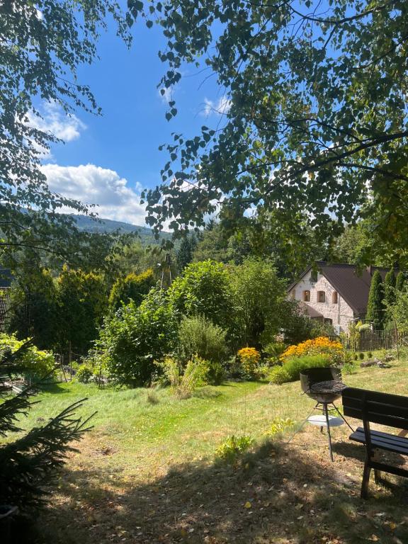 Pod Piekiełkiem, Szczytna