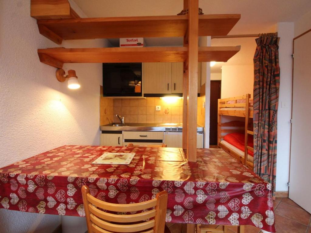 Studio 4 pers, centre village d'Arâches, balcon ouest, proche pistes et commodités - FR-1-572-137 - 2