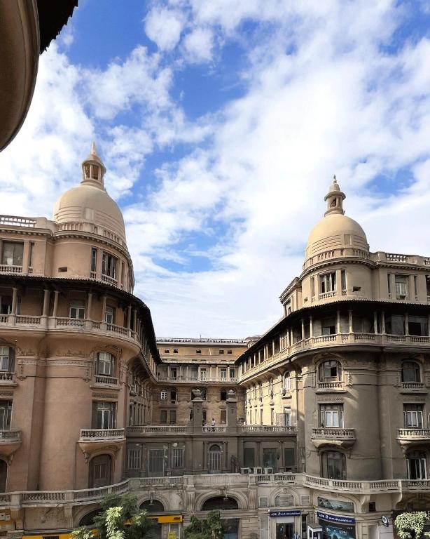 Hazel Spaces in Down Town, Kair