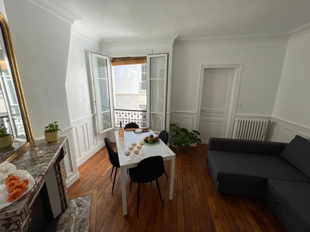 Elegant Parisian Apartment, Marais-Bastille - 1