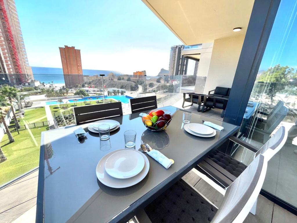 SAKURA LUXURY Poniente Beach - 4