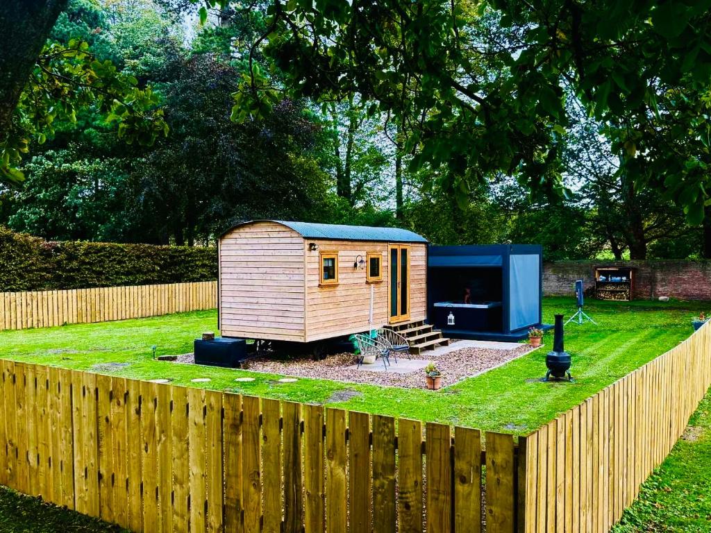 Hut in the hall, Bedale