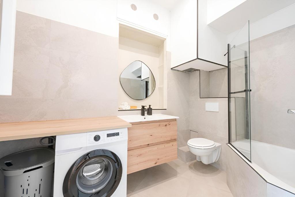 Azur elegance AIR CONDITIONING Beach 8 min Sleeps 6 - 4