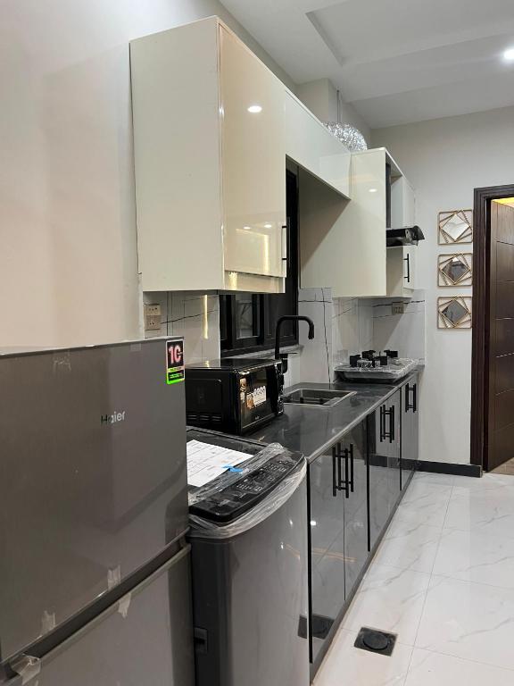 Eleven Height 3, Rávalpindí