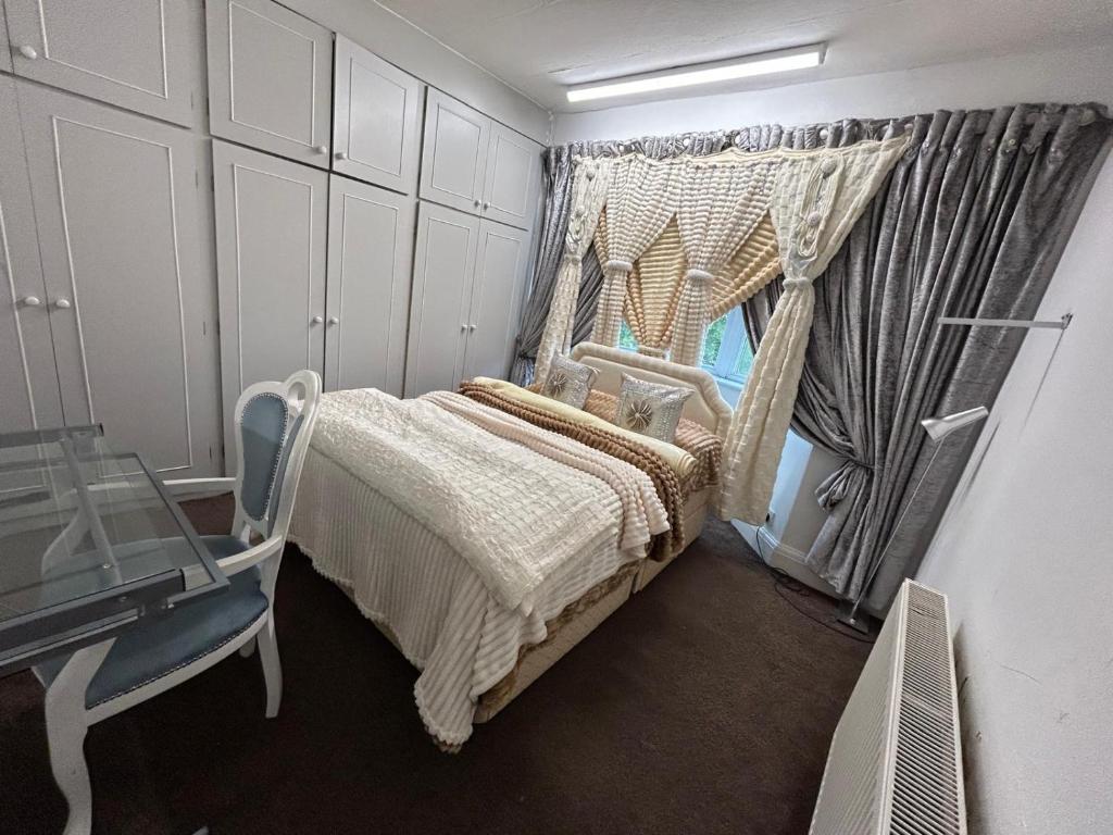 144 Warwick Ave, Derby