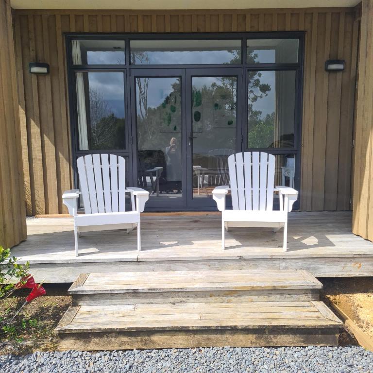 Sandspit Hideaway, Sandspit