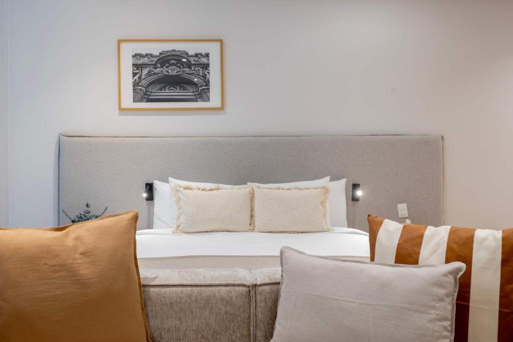 T02 Capitalia Cozy Studio with Gym and Rooftop Retreat - 2