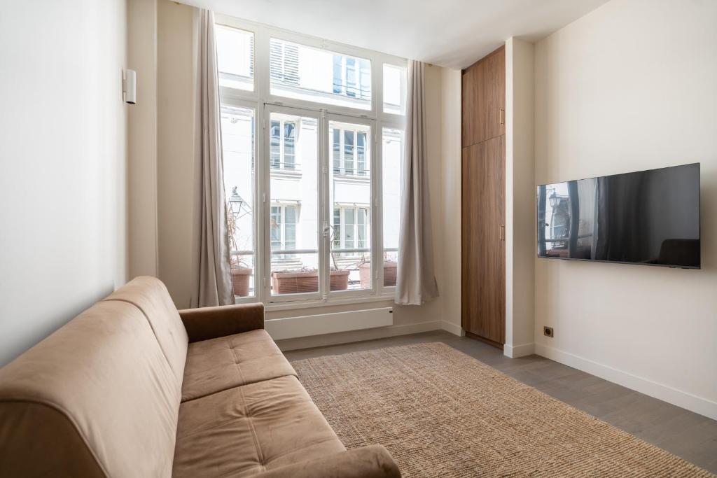 Chic Renovated 1BDR Apartment Near Bastille - 5