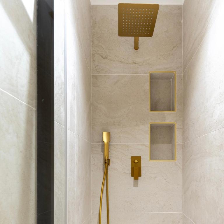 Bright and Cozy Duplex for 4 near Bastille - 5