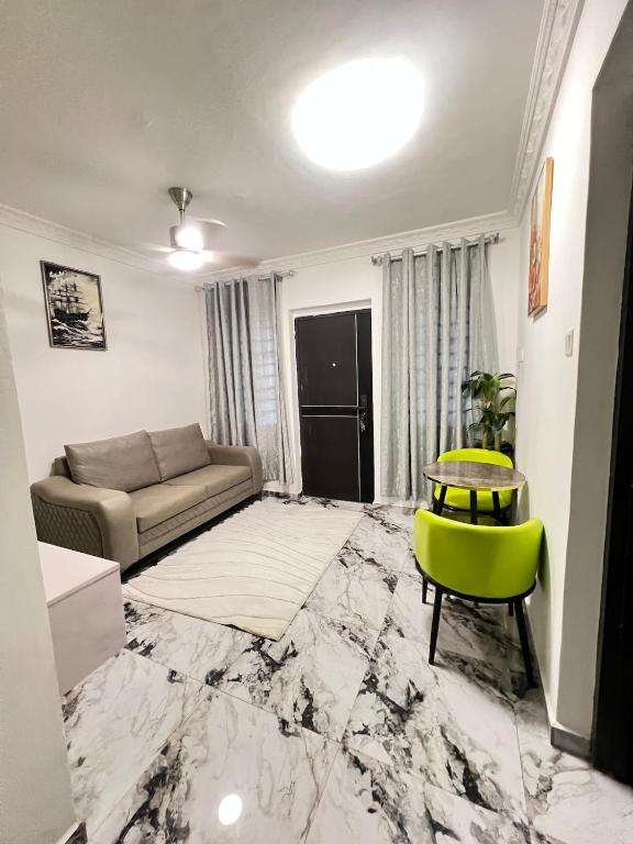 Cozy Lovely 1-bedroom apartment, Tema