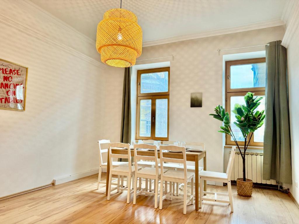 110 m2 Central Renovated Apartment, Wiedeń