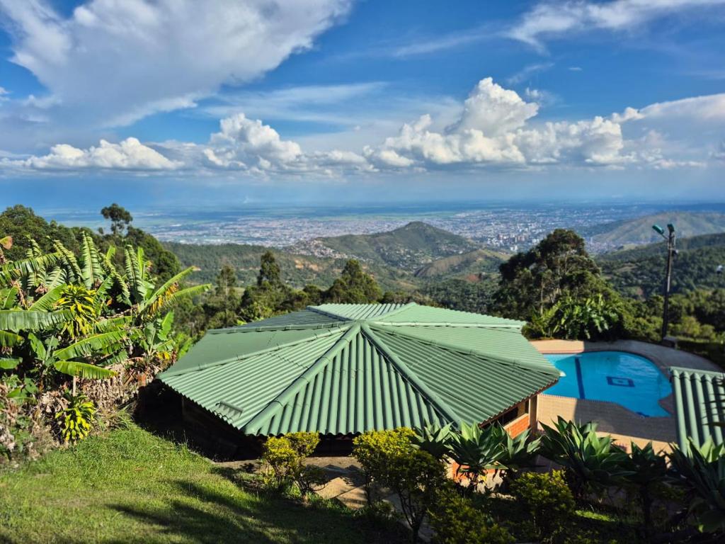 Villa Isabel - Vista Panorámica, Piscina y BBQ - 5