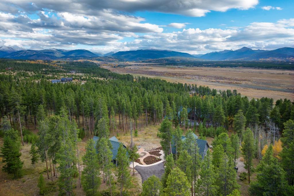 Silver Lining Circle home, Fraser