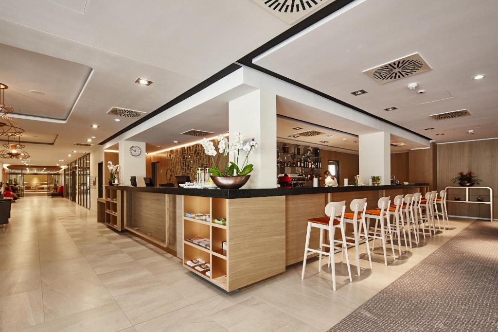 フロント・ロビー