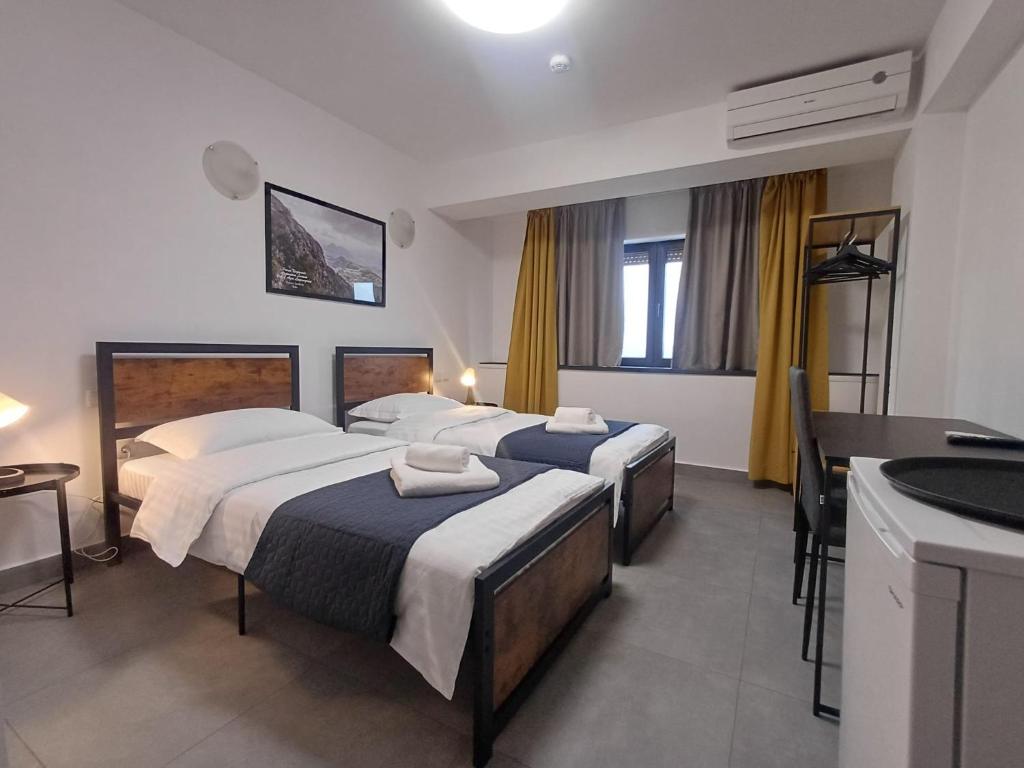 G Residence, Ploješť