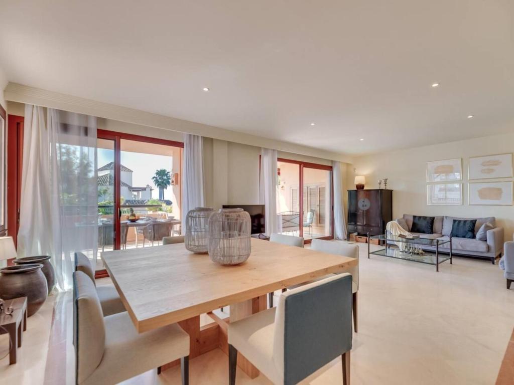 Holiday penthouse in Marbella, Beachfront - 4