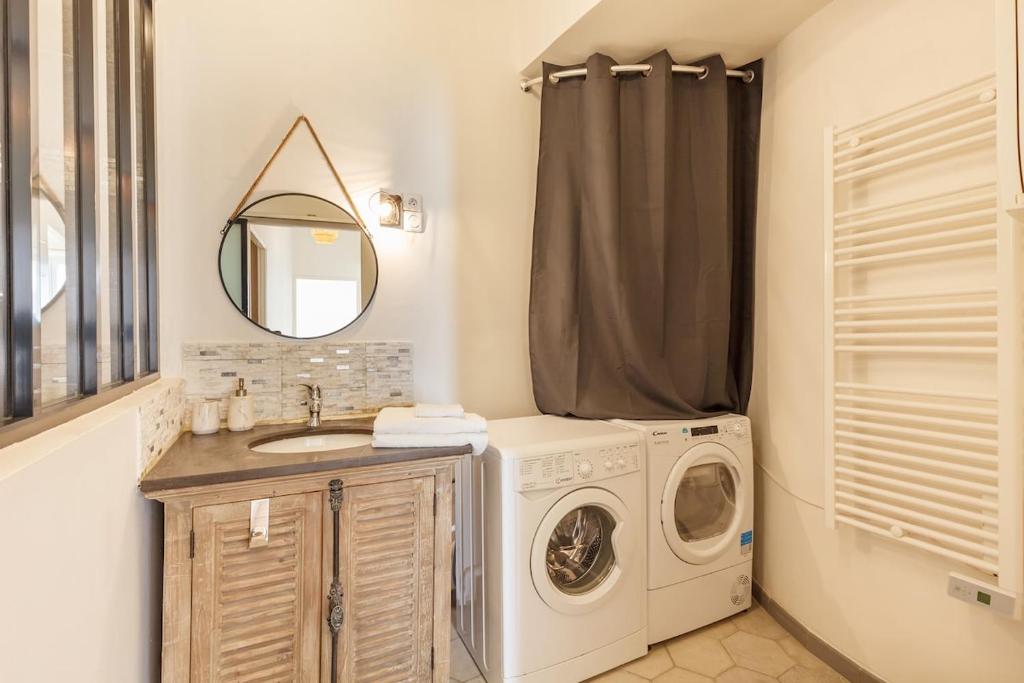 Spacious & bright apartment - Top location - 2