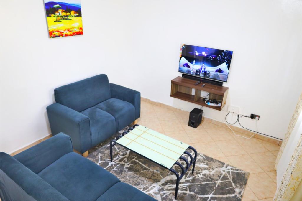 Stays with Nala, Kakamega