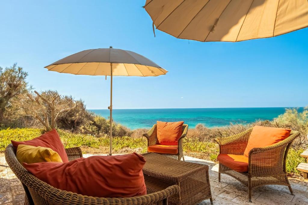 Cliffside Rustic & Charming Villa by FeelHome, Bet Yannay