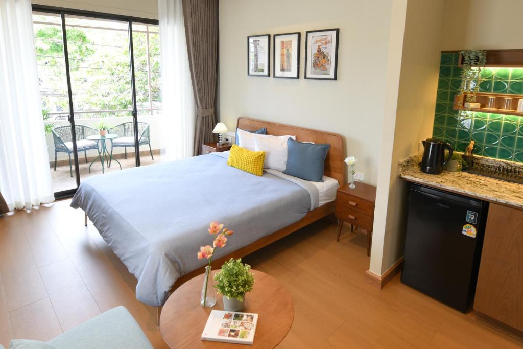 Pillow & Paper, Bangkok