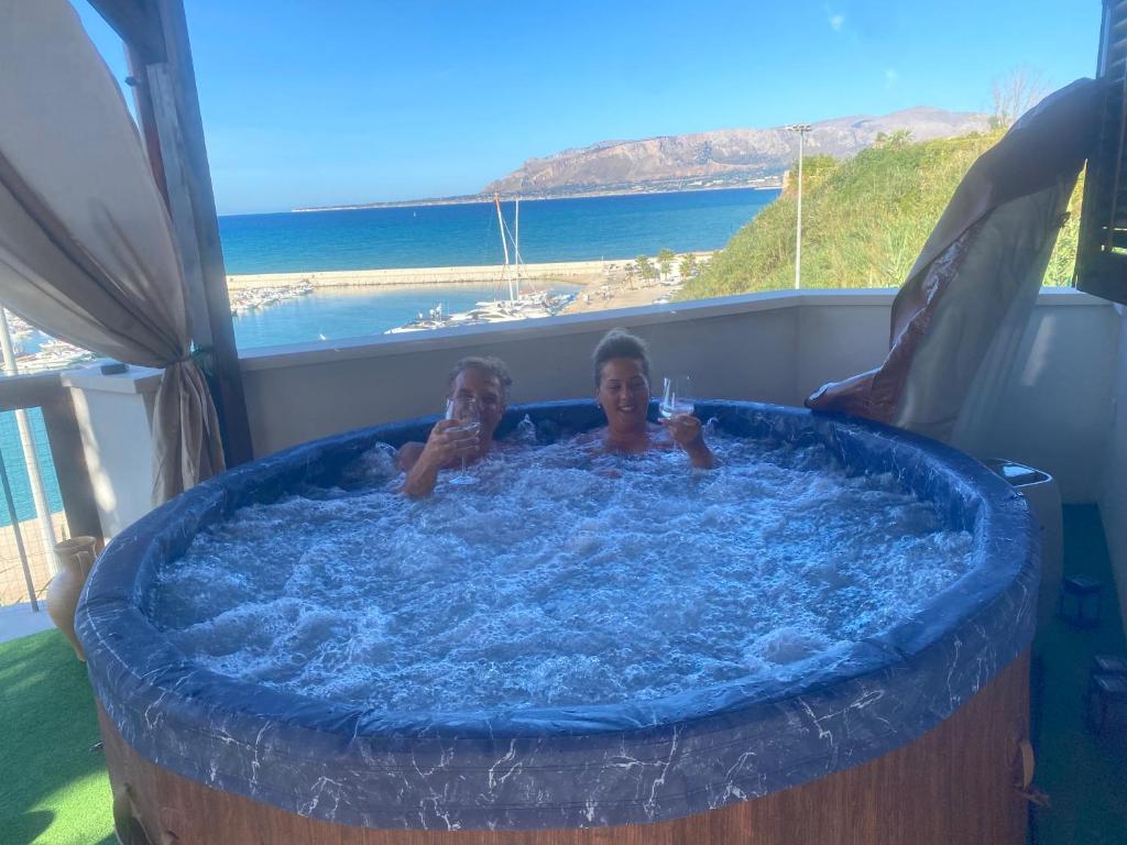 Baia Marina Suite with private jacuzzi - 2
