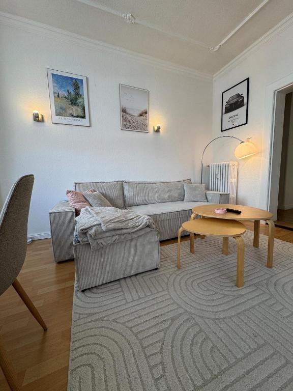 Bright, centrally located 3-room apartment with a balcony, Kiel
