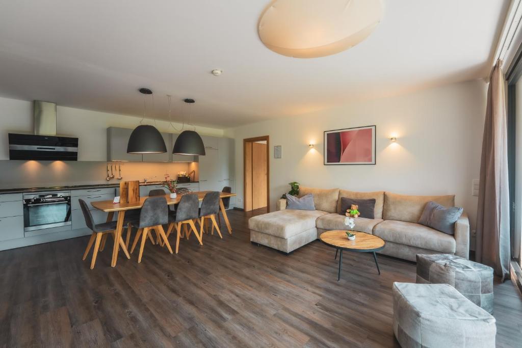 Apartment with Terrace - Top 4