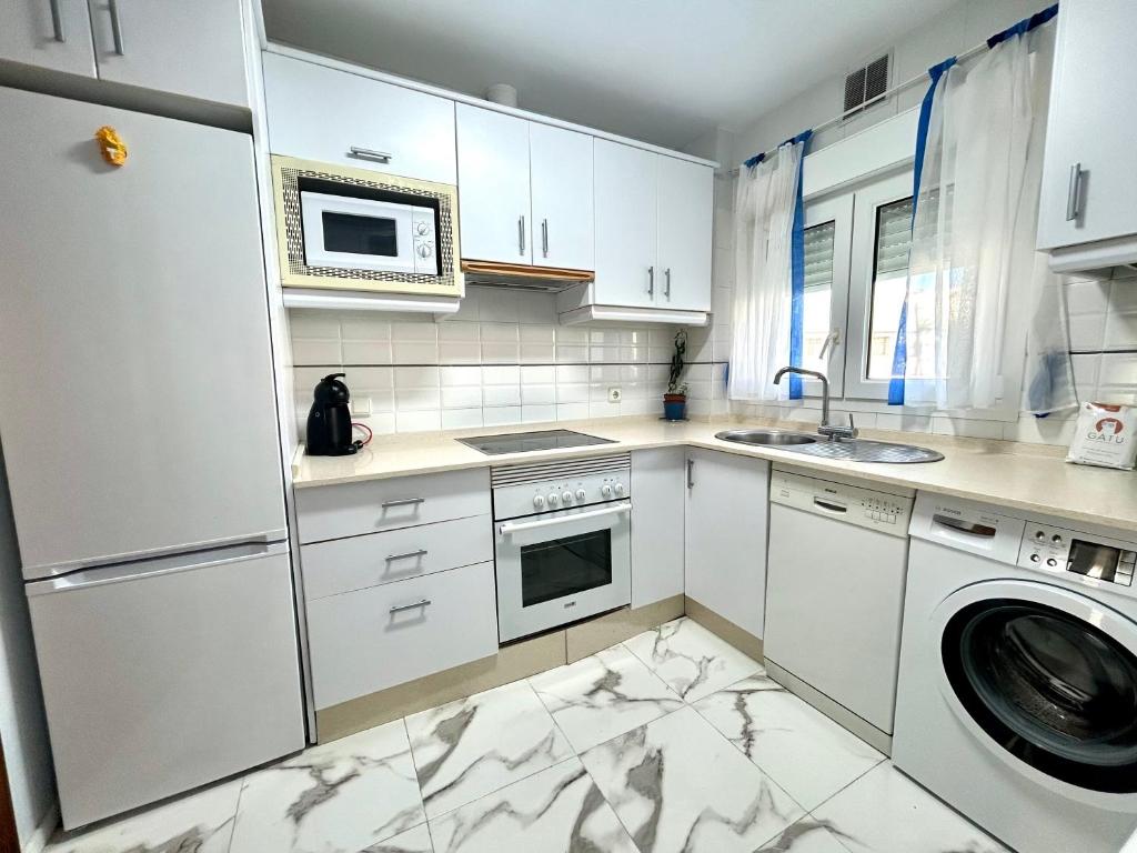 GATU PREMIUM Villa Isabel TERRAZA,PARKING,1ºLINEA PLAYA,WIFI,VISTA AL MAR - 4
