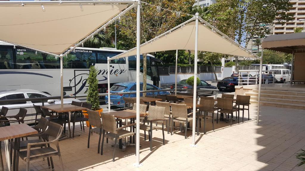 Apartamentos Vistamar — Restaurant & bars in Benidorm, Valencian Community