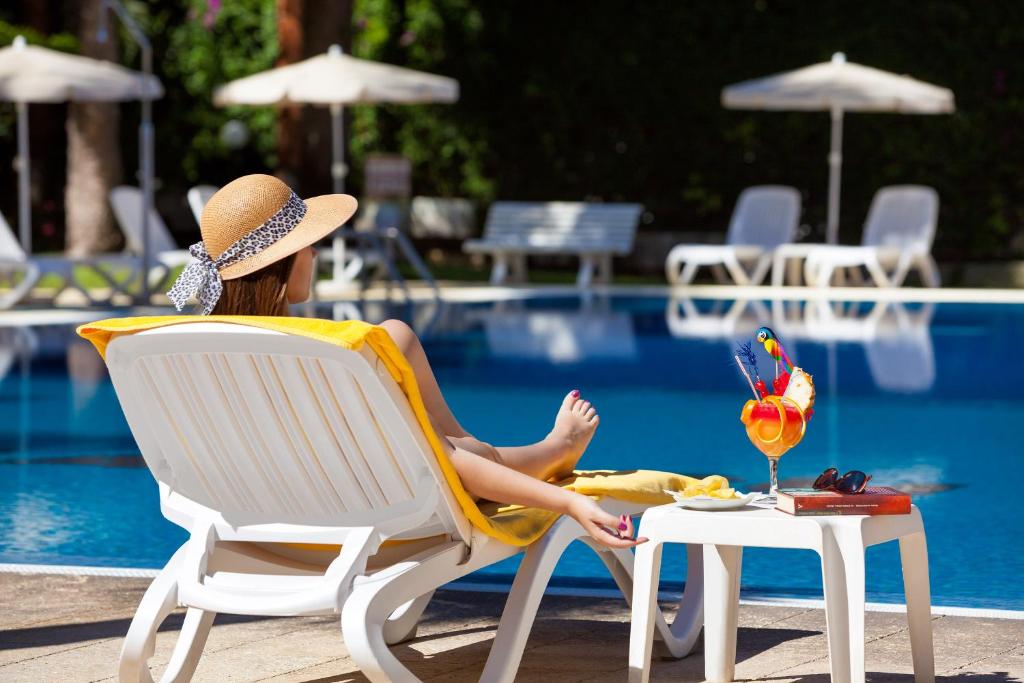 Apartamentos Masaru — Swimming pool in Puerto de la Cruz, Canary Islands