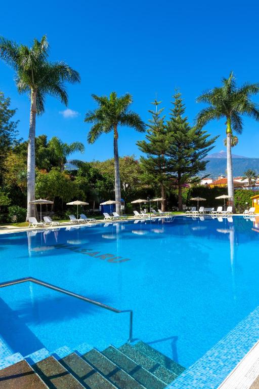Apartamentos Masaru — Swimming pool in Puerto de la Cruz, Canary Islands