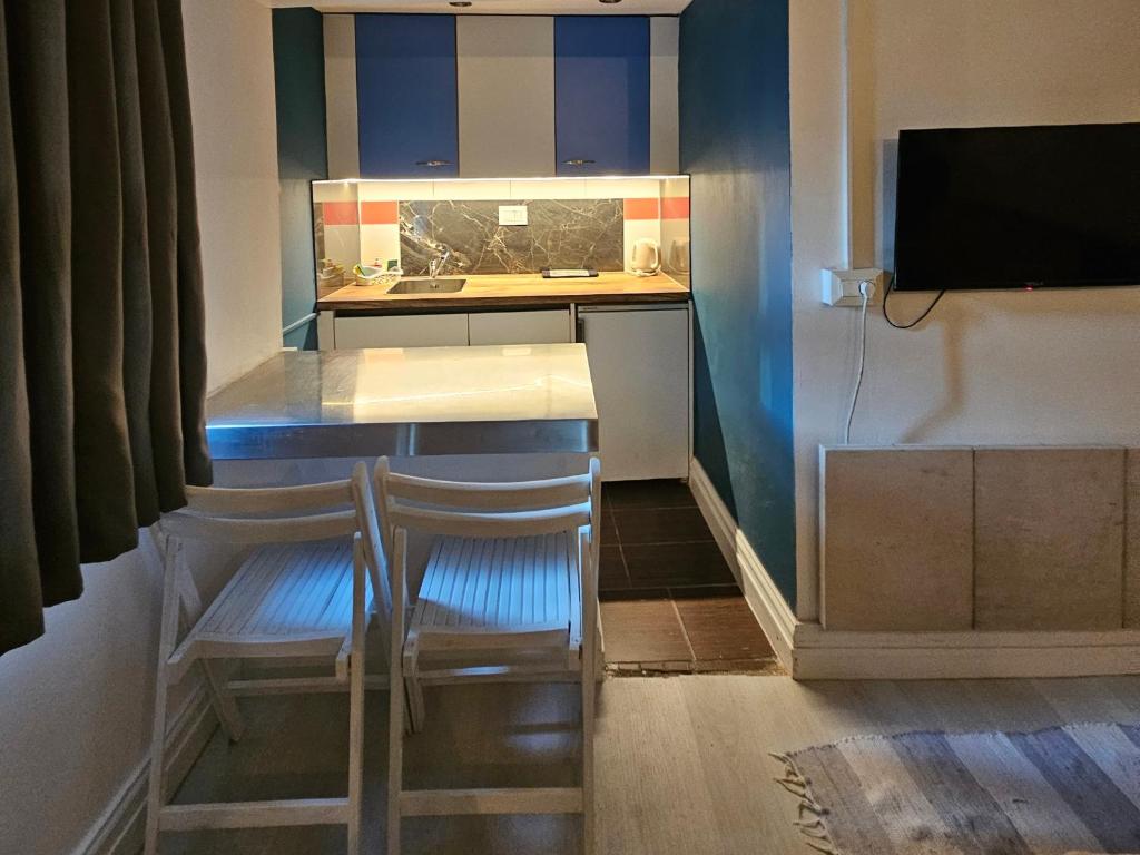 Aura Room, Bělehrad