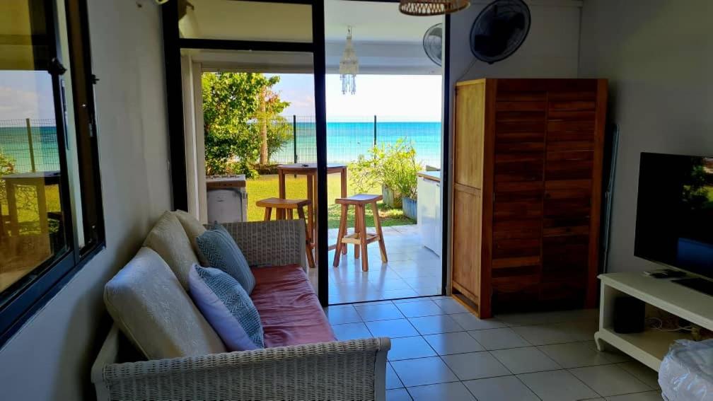 Studio les pieds dans l'eau belle vue mer, Le Gosier