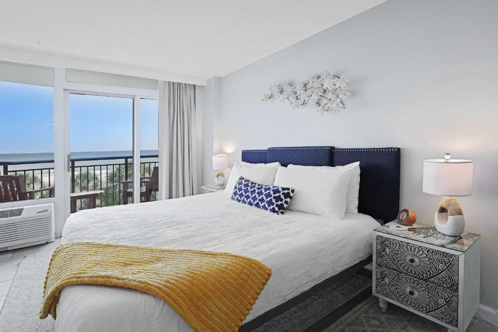 Marea Azul by Casanita - Designer Oceanfront Suite, Myrtle Beach