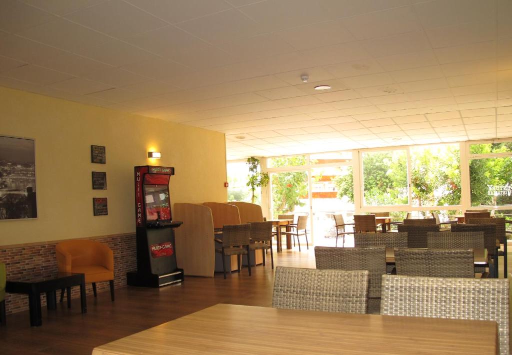 Apartamentos Vistamar — Restaurant & bars in Benidorm, Valencian Community