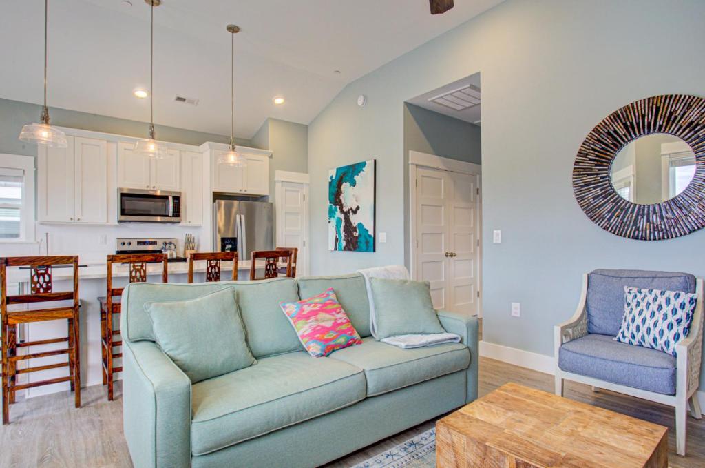 BQ12A - Beach Jewel, Corolla