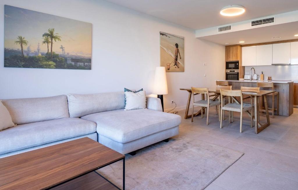 Escape to Estepona in This Sleek 2-Bedroom Apartment - 3