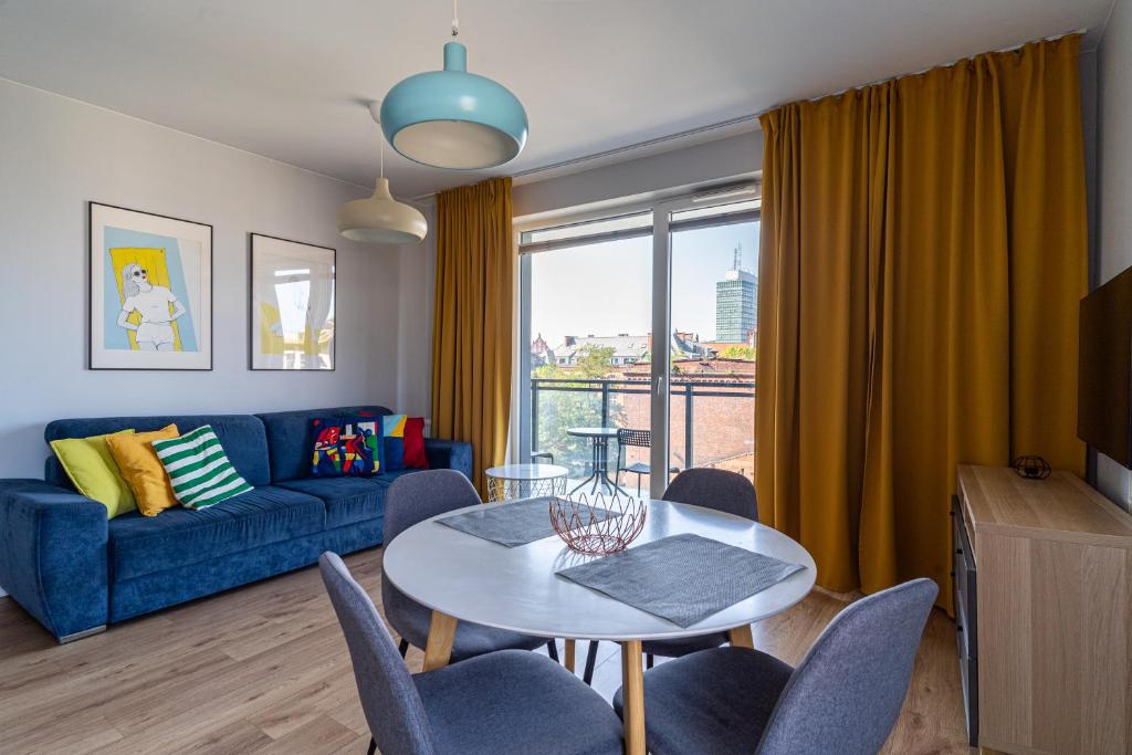 Modern, two bedroom, shipyard view apartment by Grand Apartments, Gdaňsk